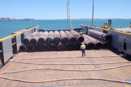 unloading pipe shipment