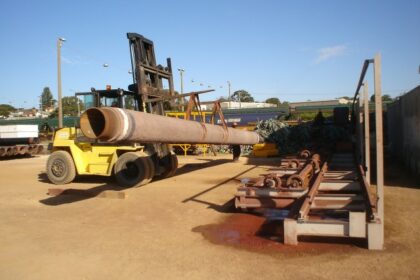 bobcat lifting pipe